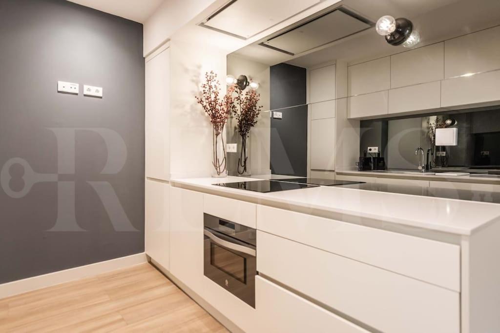 Penthouse Suite With Rooftop In The Heart Of Malaga By Rems Esterno foto