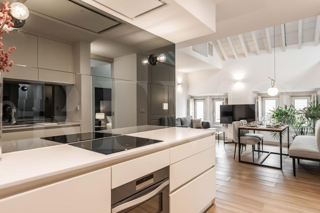Penthouse Suite With Rooftop In The Heart Of Malaga By Rems Esterno foto